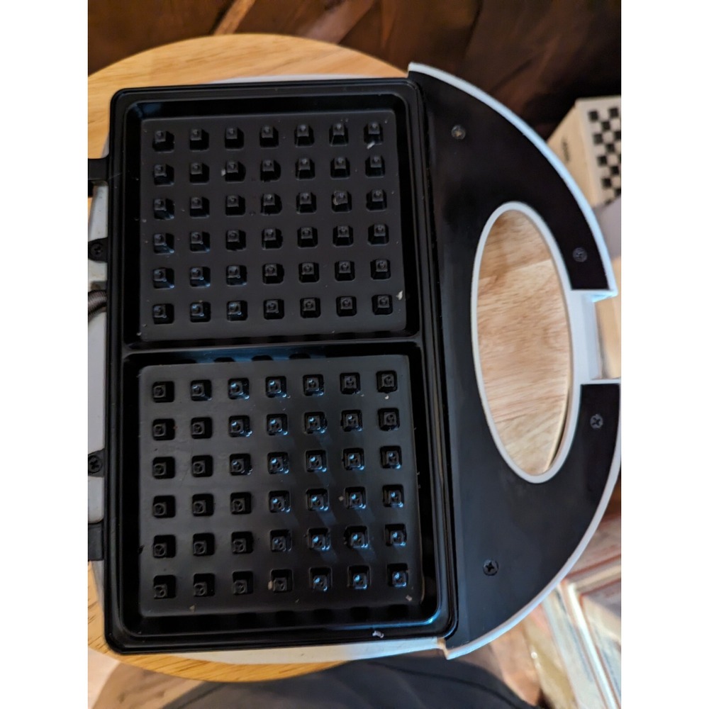 Vintage George Foreman Waffle Maker Nonstick GFW0036PT Pink Retro Kitchen Decor - Picture 11 of 13
